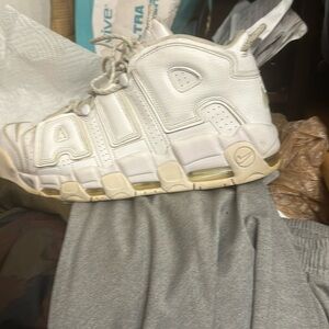 Nike air uptempo size 11.5 in great condition